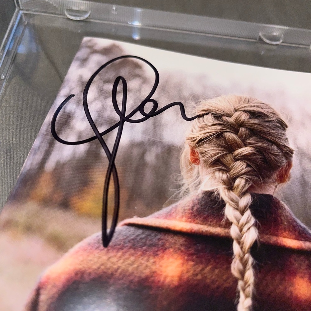 SIGNED evermore cd taylor swift